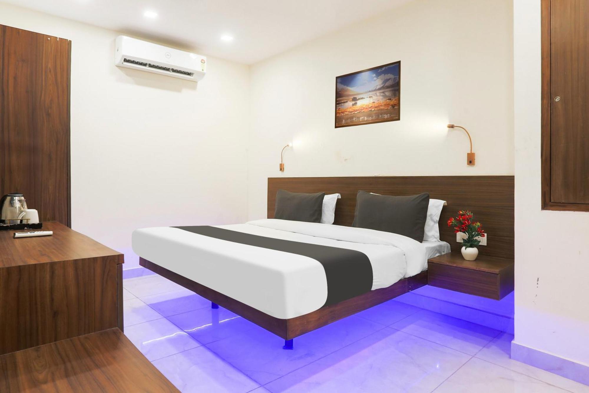 Super Townhouse Vikaspuri Hotel Delhi  Exterior photo