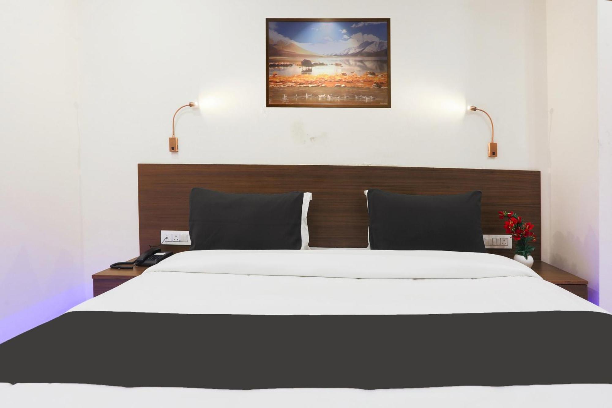 Super Townhouse Vikaspuri Hotel Delhi  Exterior photo