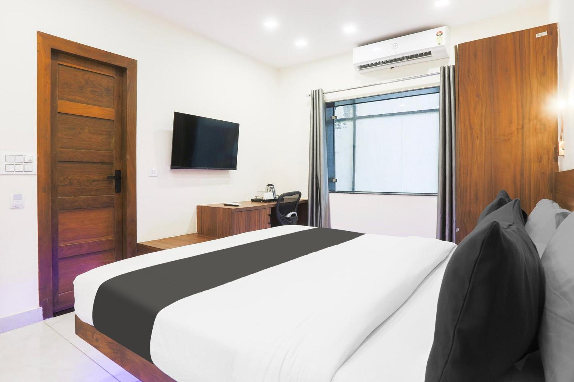Super Townhouse Vikaspuri Hotel Delhi  Exterior photo